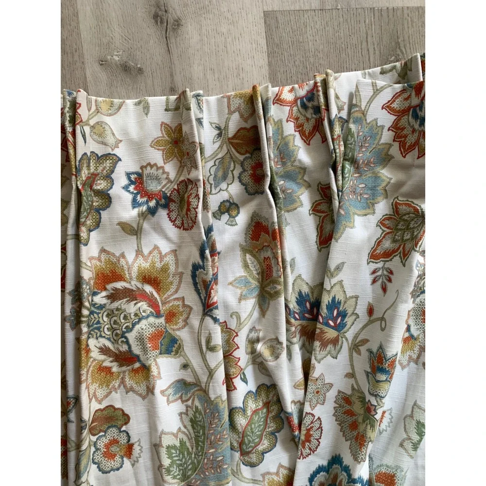 2 panels Floral Paisley Lined Curtain 96